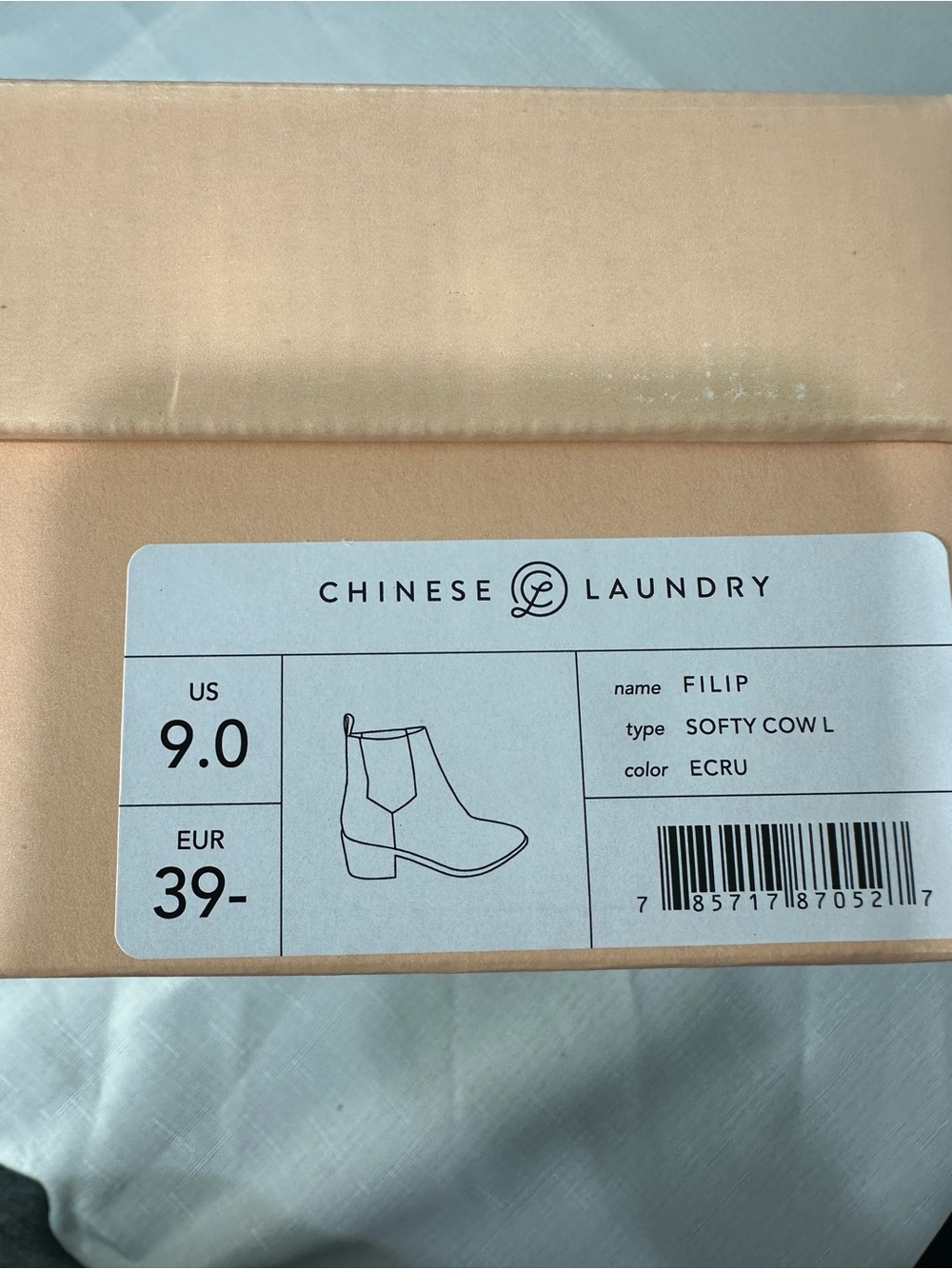 NEW Chinese Laundry Filip Softy Cow Bootie Size 9 - Picture 8 of 8